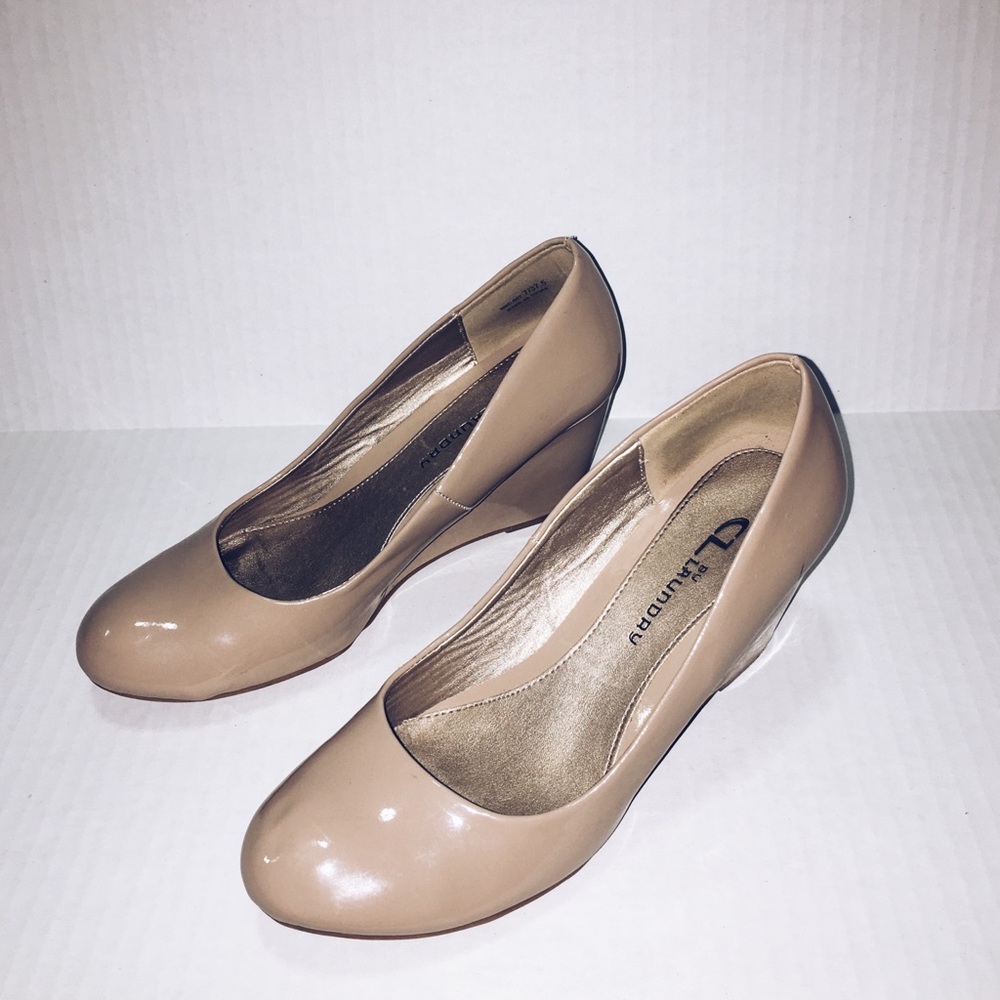 Size 7 classy platform nude heels